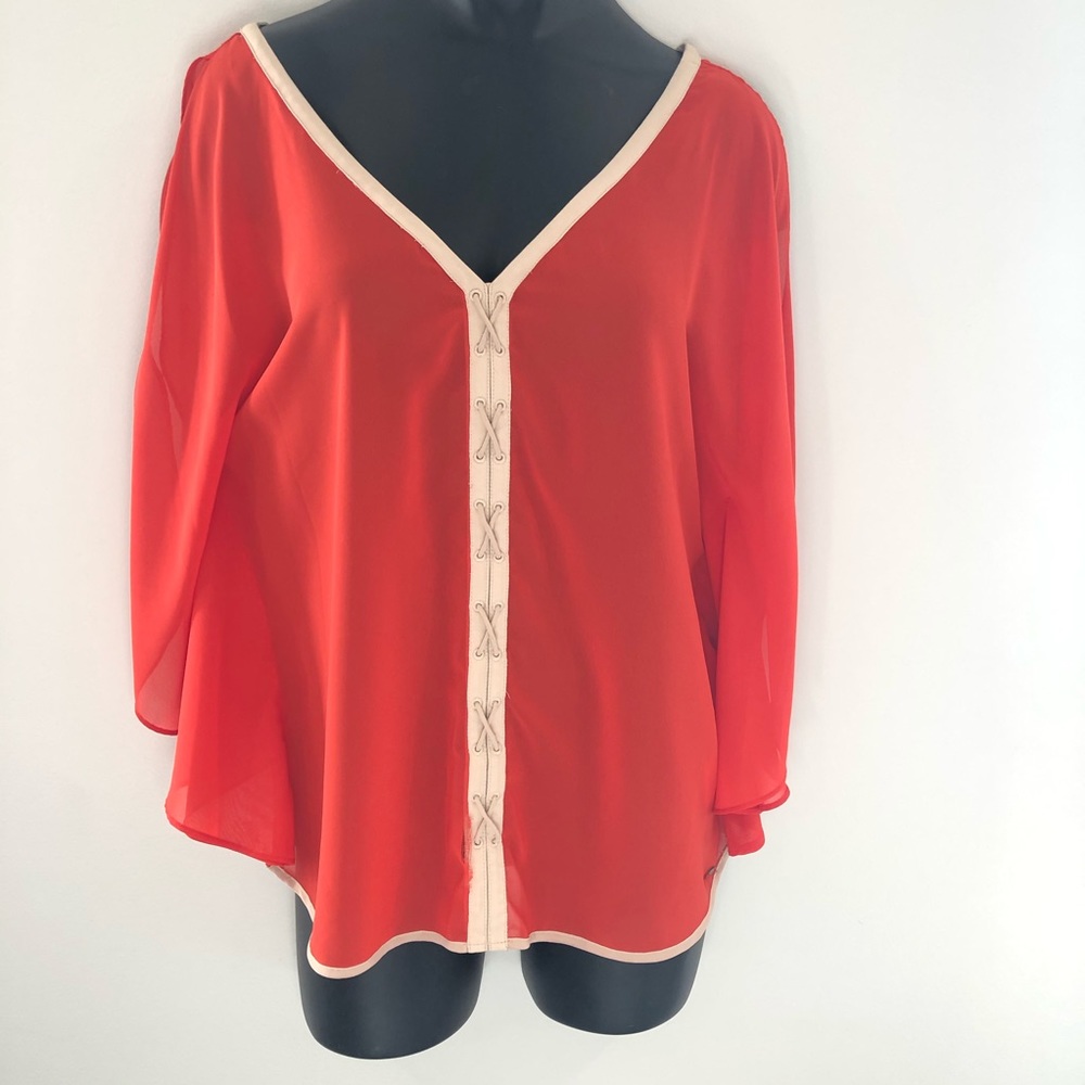 Women’s Medium Guess Blouse